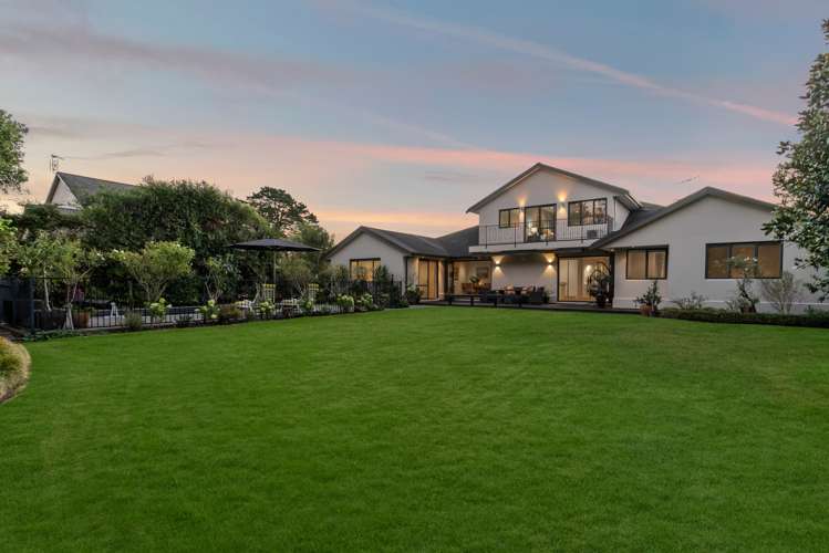 62 Shelter Drive Greenhithe_19