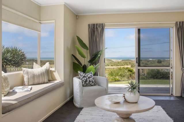 ELEVATED COASTAL LIVING WITH EXCEPTIONAL VIEWS