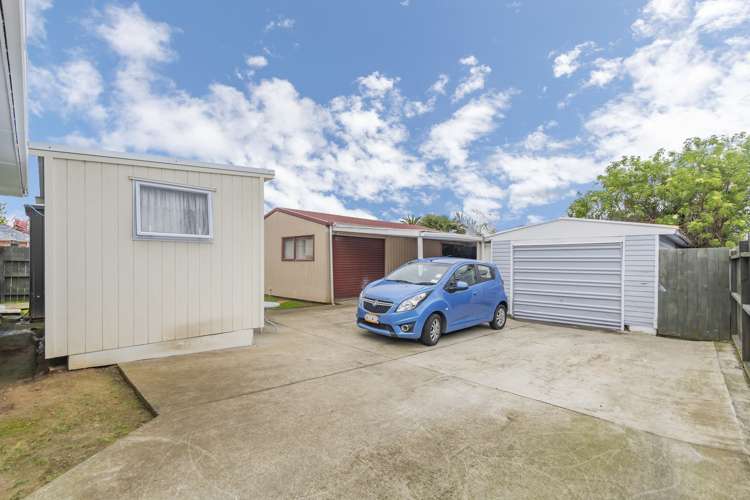 8 White Road Manurewa_12