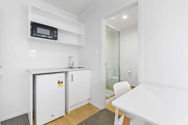 2/54a Cook Street 1074_7