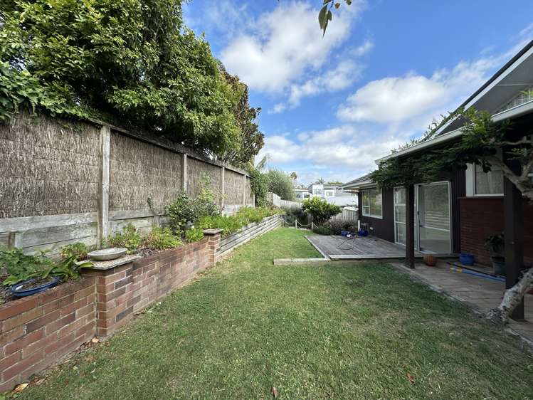 2/12 Markham Place Bucklands Beach_24