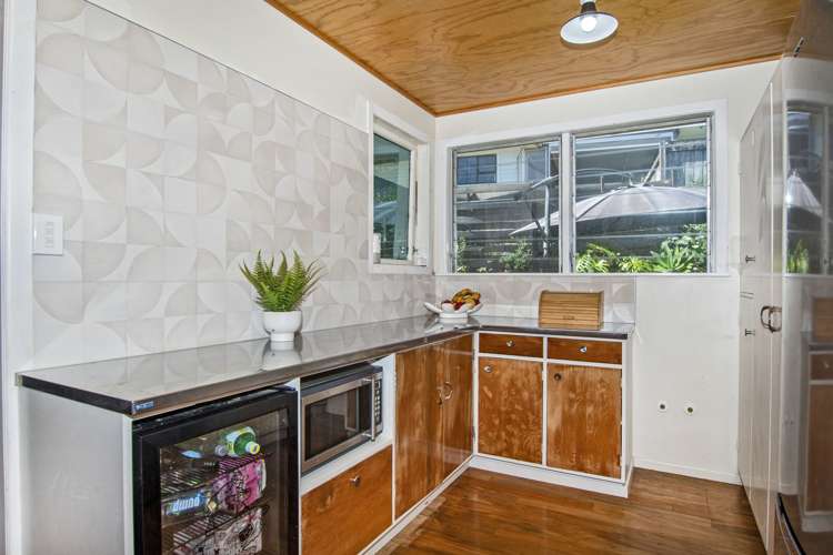 127 Riverside Drive Parahaki_12