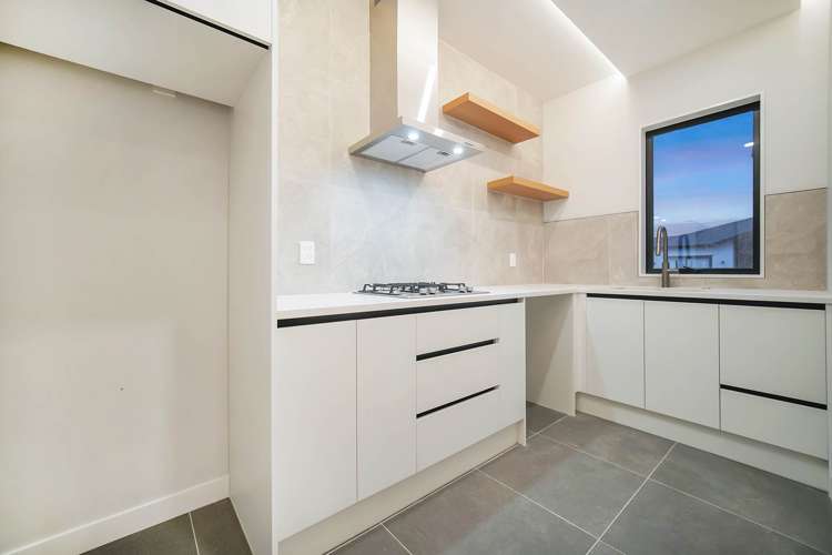 16 Furlough Road Papakura_12