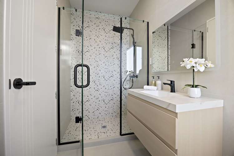 8/41 Seaside Avenue Waterview_33