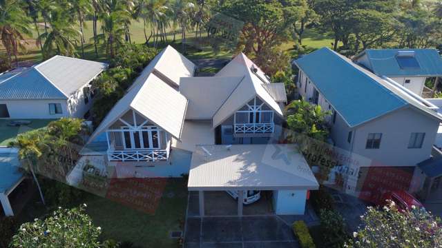 AFFORDABLE FULLY FURNISHED 2-STORY ENTERTAINER'S HOME ON THE GOLF COURSE - WITH HUGE POOL!