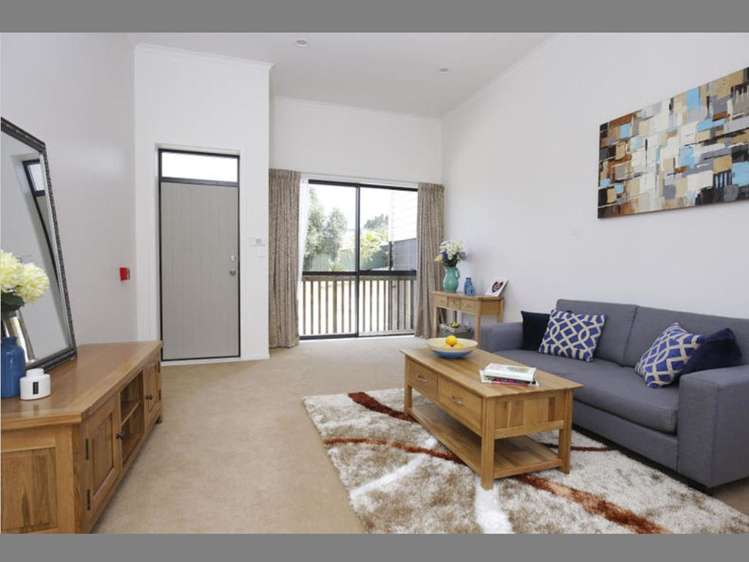 10/2 Swan Hill Drive Glen Eden_1