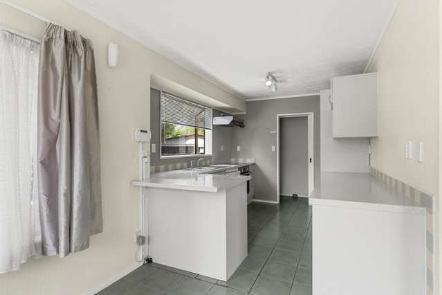 9 Gosford Drive Botany Downs_4