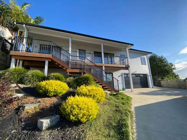 Panoramic Weiti Inlet Views & Versatile Family...