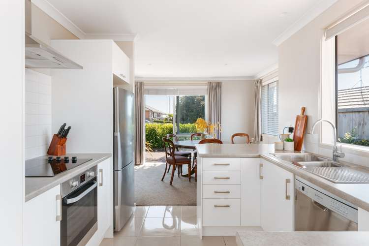 12 Fairfax Crescent Pyes Pa_8