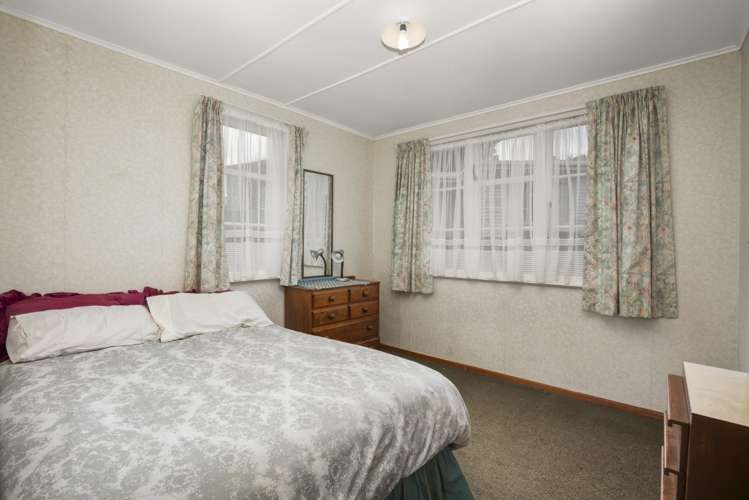 73 Hampshire Street Cannons Creek_11