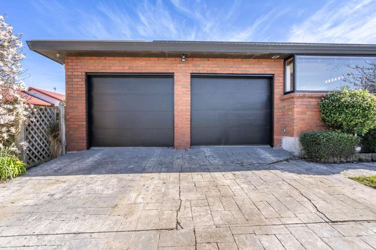 700 Queens Drive Waikiwi_21