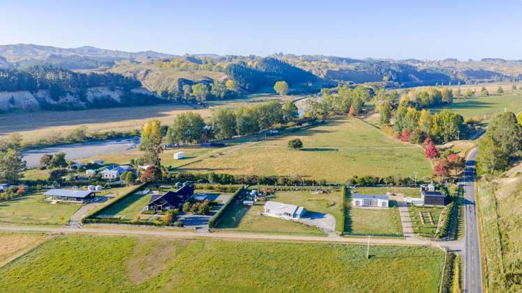 742b River Road Otane_28