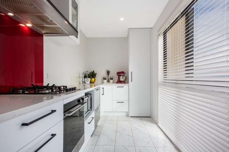 36 Red Beech Avenue Woodridge_1