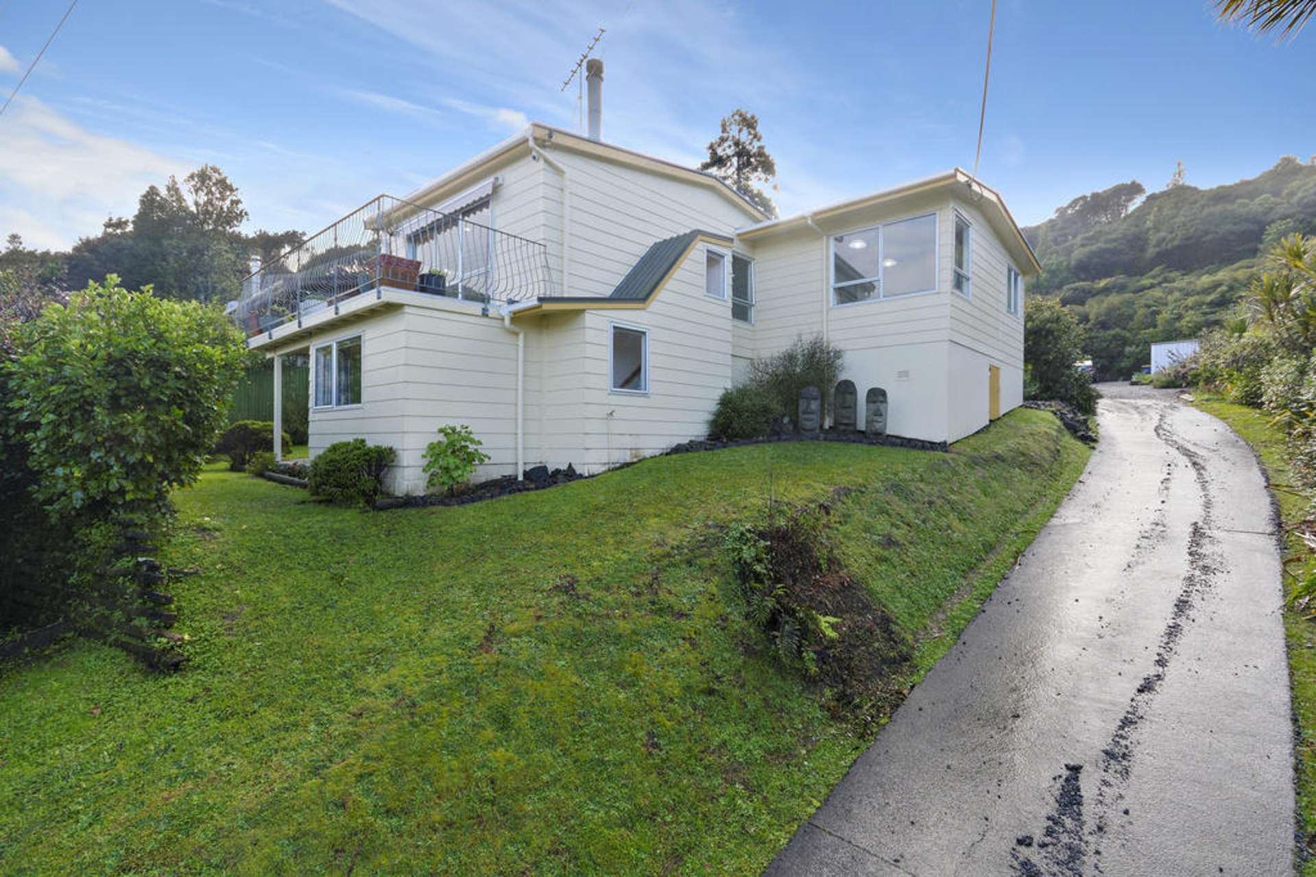 1204 Huia Road Huia_0