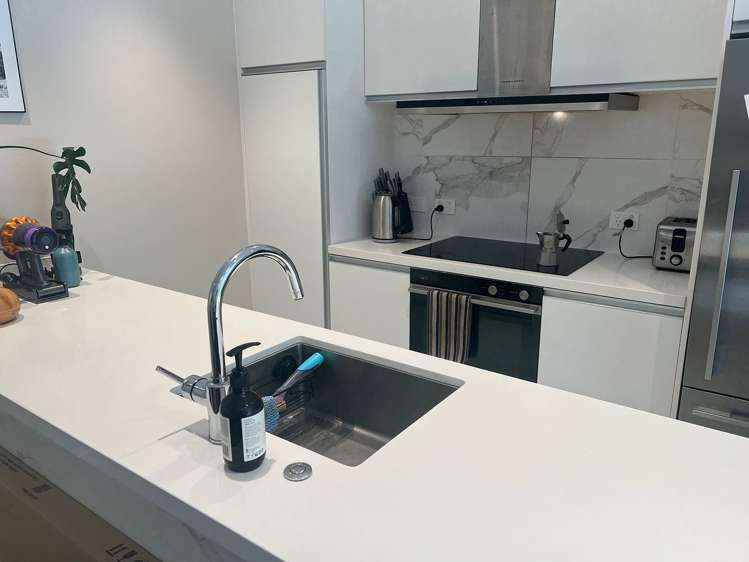 210/47 Beach Road Auckland Central_11