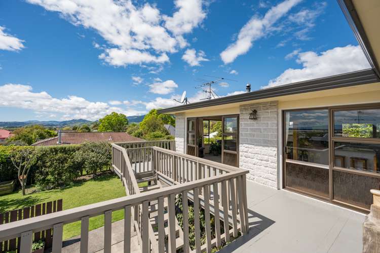 8 Farnham Drive Richmond_10