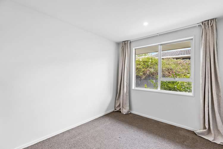 2/1 Delaware Crescent Russley_8