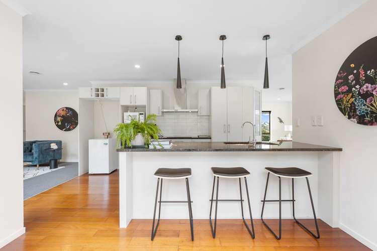 11 Bloomfield Rise Stanmore Bay_12