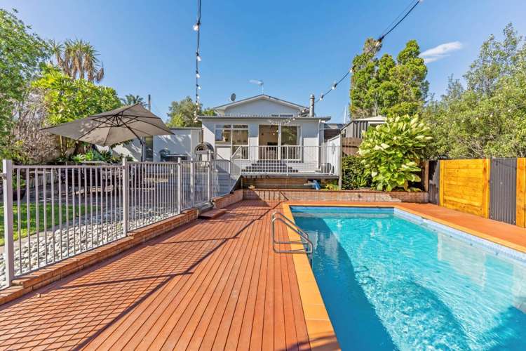 81a Beach Road Mellons Bay_19