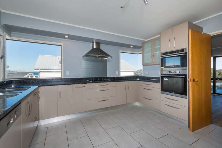 10 Newburn Road Waiake_4