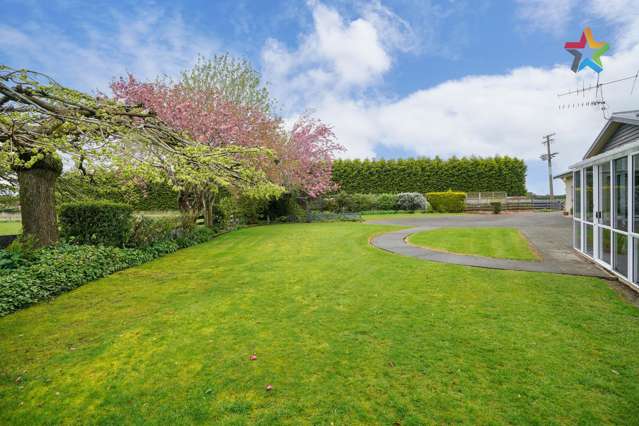 551 Mill Road North Roslyn Bush_2