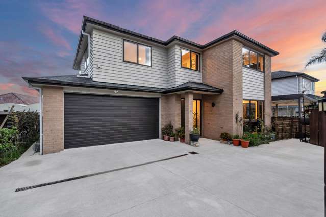 Huge Golden Circle Home, Vendors Overseas Bound