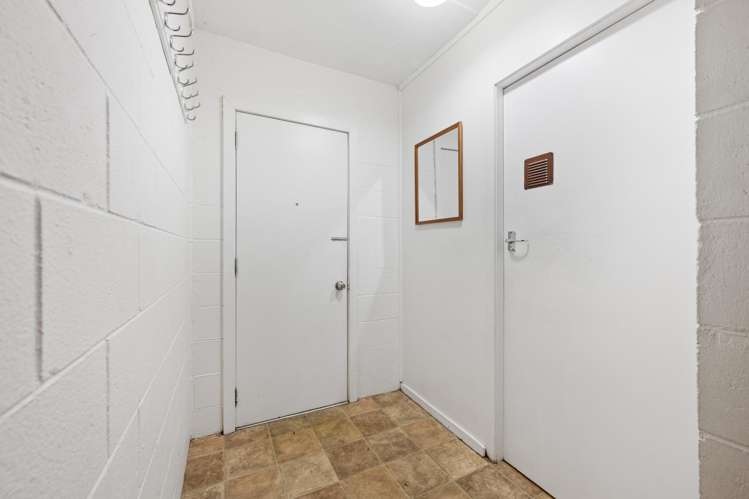 Units 1-3/91 Waikawa Road Picton_15