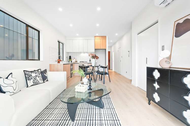 2/10 Starling Place_2