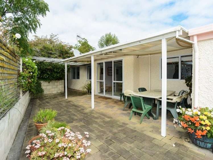 1/35 Busby Hill Havelock North_6