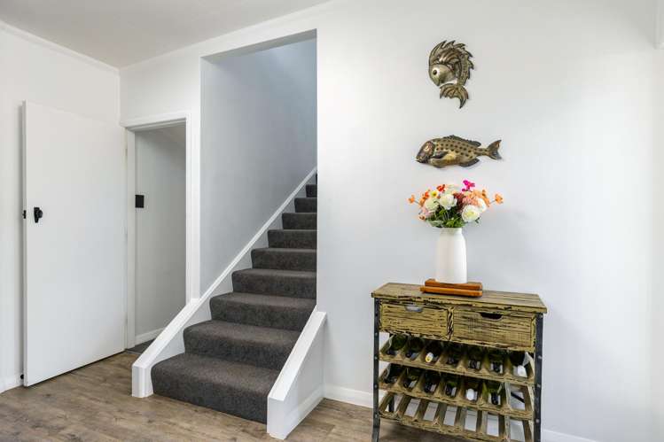 8 Newbourne Crescent Redwoodtown_10