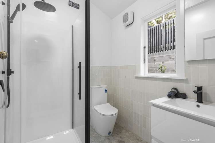 147 Severn Street Island Bay_10