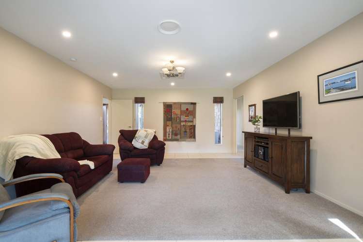 98 Polson Hill Drive Aokautere_11