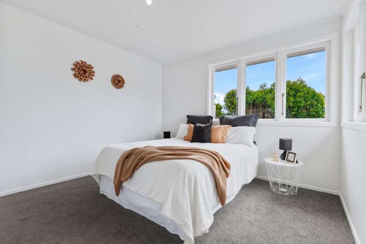 8 Marewa Street Te Atatu South_11