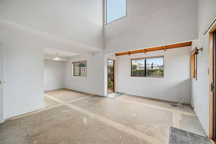2/6 Maleme Avenue Belmont_8