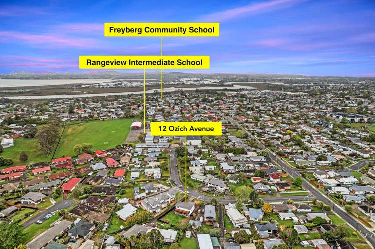 12 Ozich Avenue Te Atatu South_19