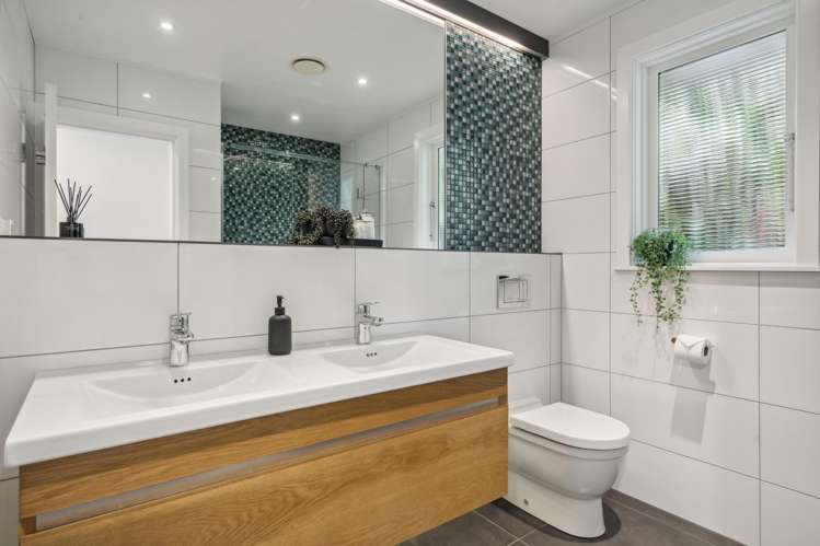 93 Sidlaw Street Strathmore Park_13