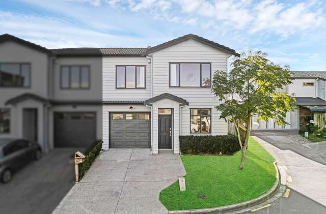 Spacious Family Living in Handy location!