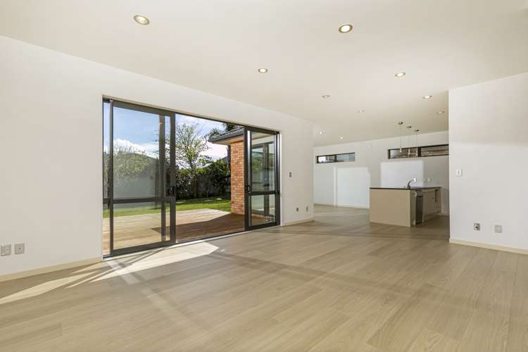 16 Lemon Grove Lane Greenhithe_5