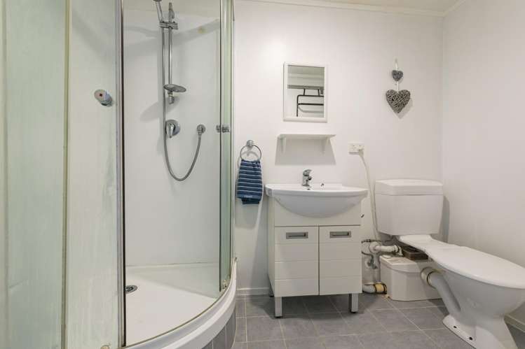 38B Birkdale Road Birkdale_15