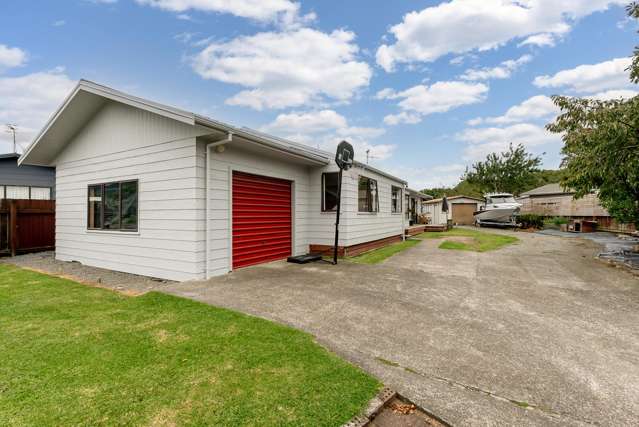 Sun, Space & Parking for All the Toys!