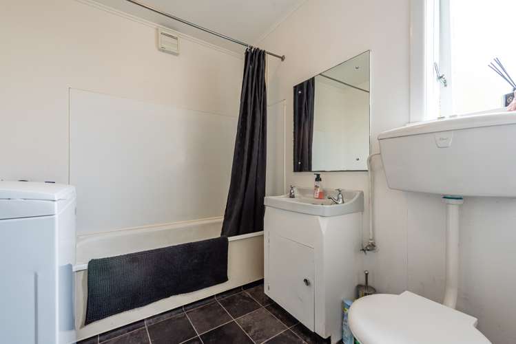 28a Collier Avenue Karori_13