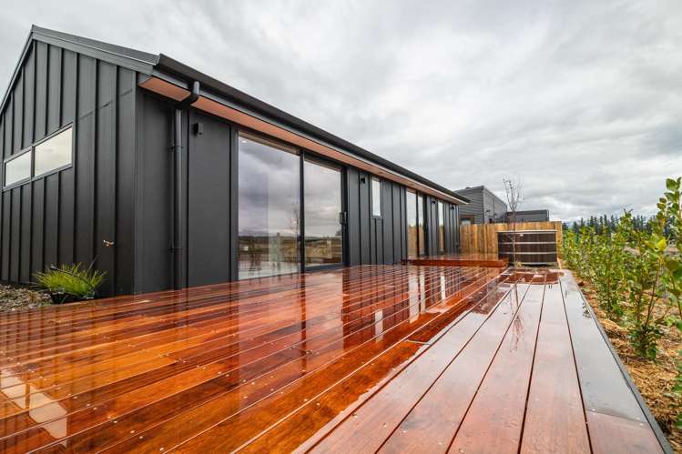 191 Burdon Loop Lake Hawea_11