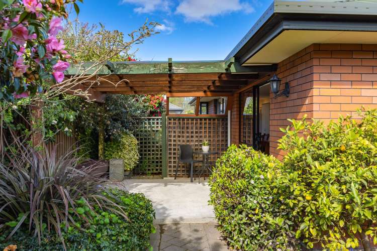 2/6 Goodall Place Redwood_14