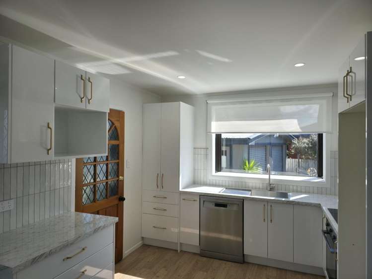 909A Dufferin Street 10474_5