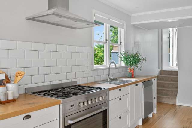 25 Glenn Terrace Otumoetai_3