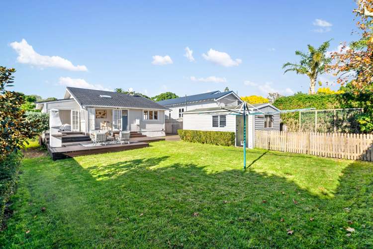 42 Woodward Road Mount Albert_27