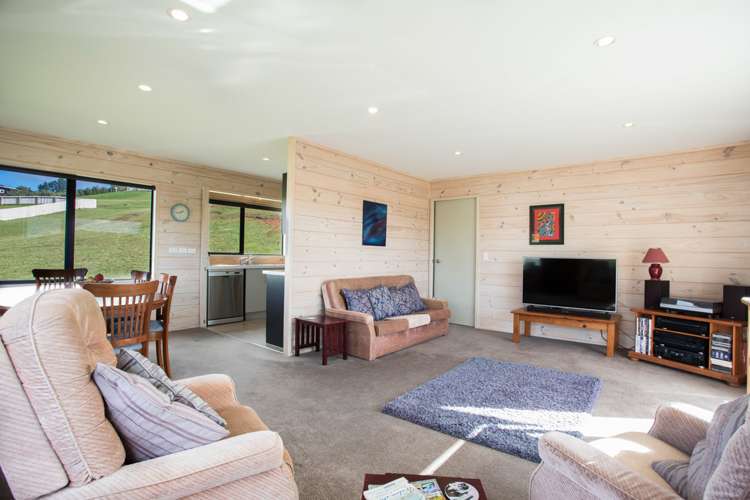 17 Hibiscus Avenue Cable Bay_5