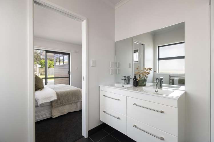 11 Coutts Way Fitzherbert_14