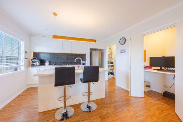 910 Oliphant Road Raureka_4