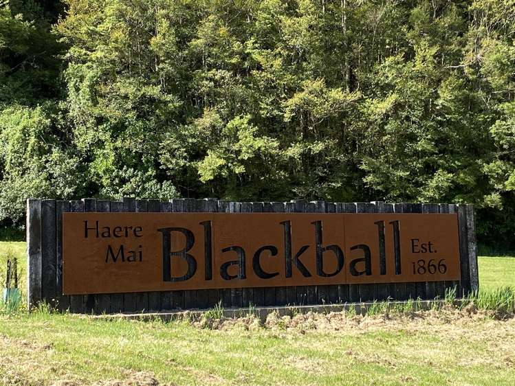 28 Clifford Street Blackball_31